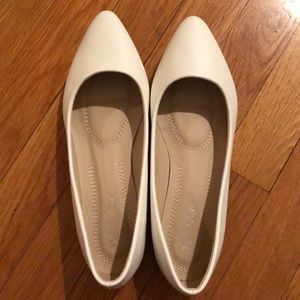 White flats size 7